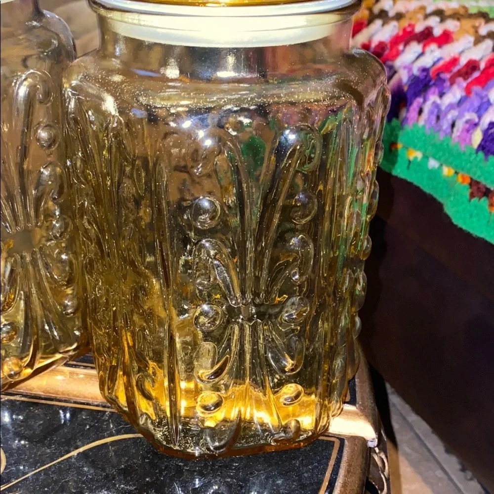 N/A elegant amber